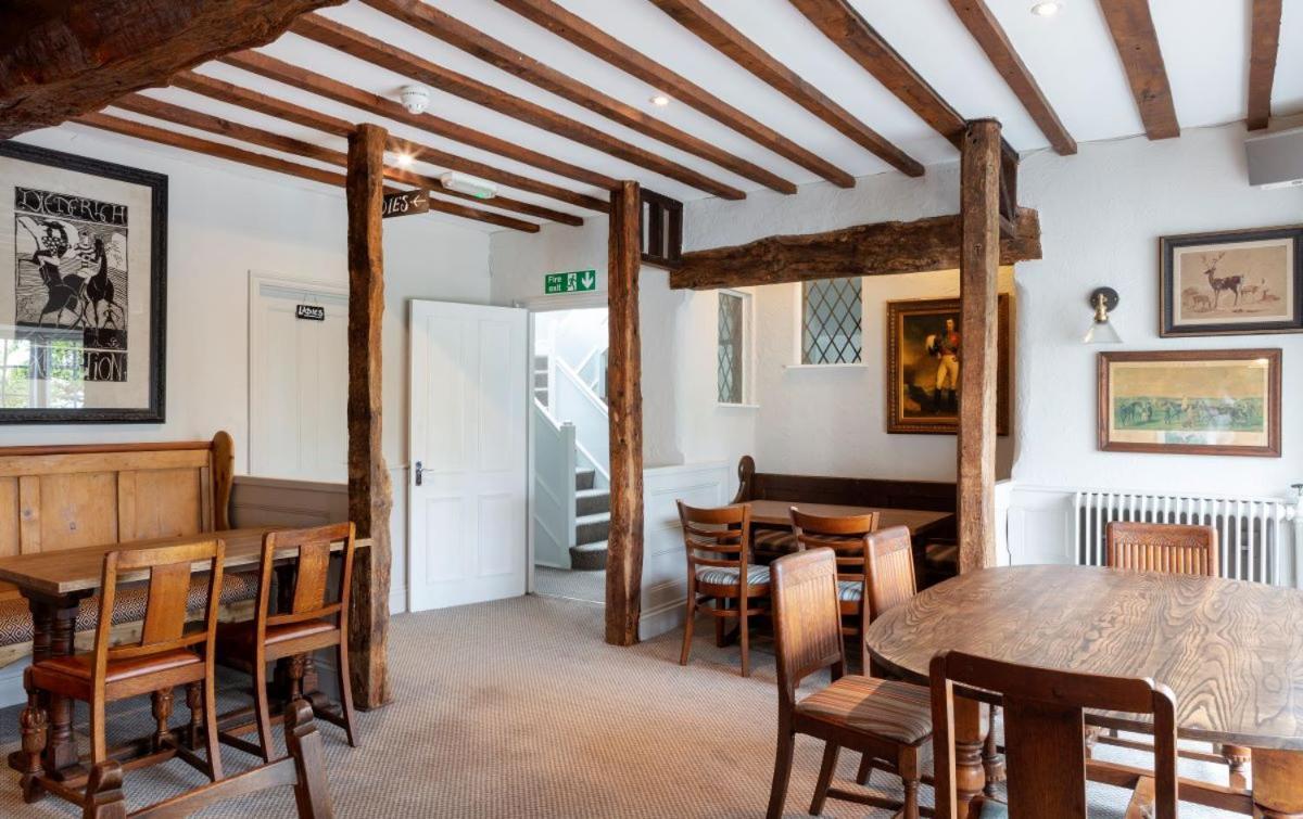 Hotel The Rose & Crown, Ashbury Ashbury  Esterno foto