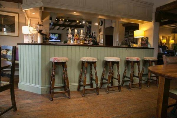 Hotel The Rose & Crown, Ashbury Ashbury  Esterno foto