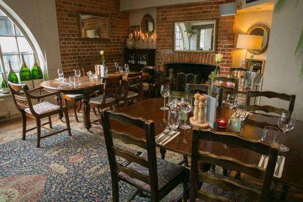 Hotel The Rose & Crown, Ashbury Ashbury  Esterno foto